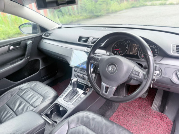 volkswagen-passat-18-auto-2013-big-4