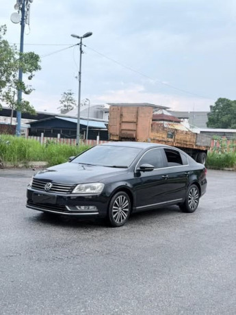 volkswagen-passat-18-auto-2013-big-2